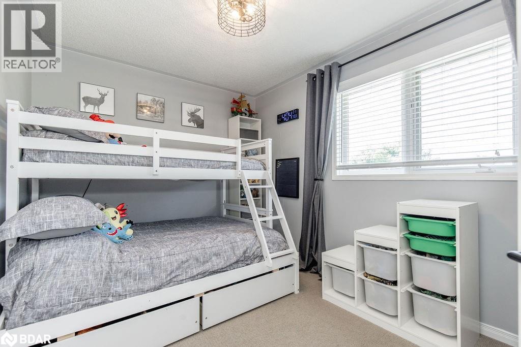 Photo 26 of 33 Etherington Crescent, Barrie ON