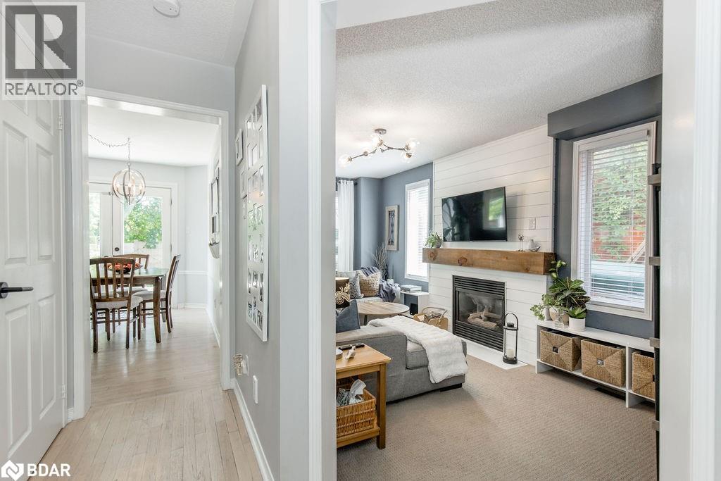 Photo 18 of 33 Etherington Crescent, Barrie ON