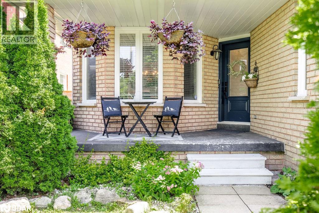 Photo 24 of 33 Etherington Crescent, Barrie ON