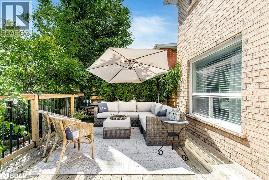 Photo 9 of 33 Etherington Crescent, Barrie ON