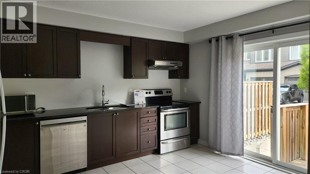 Photo 3 of 12 Poplar Drive Unit 35, Cambridge ON