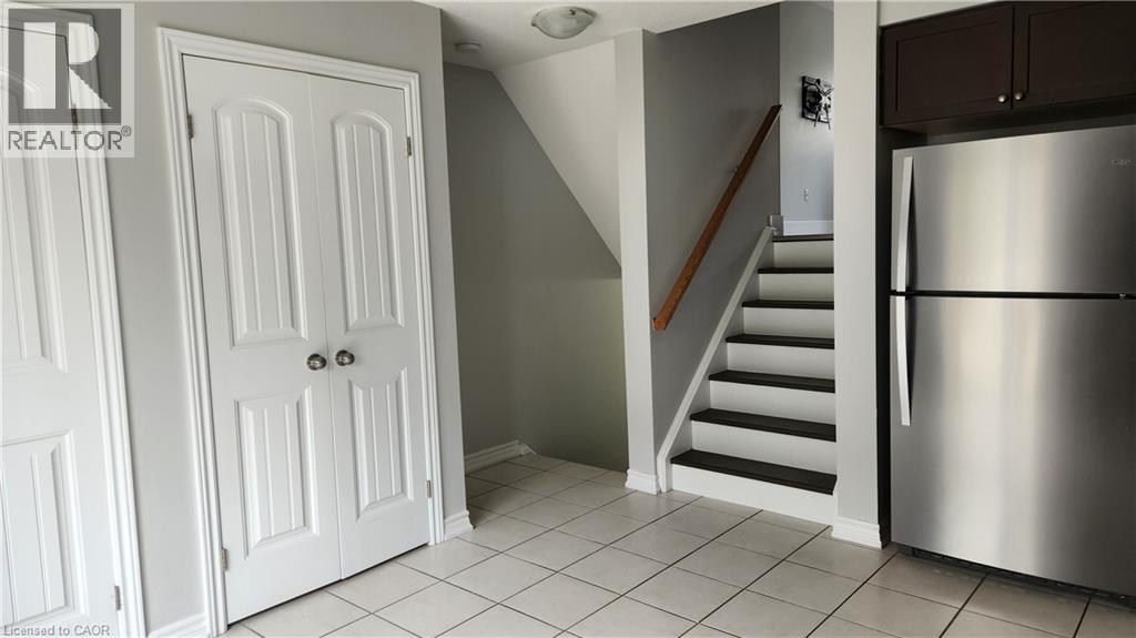 Photo 4 of 12 Poplar Drive Unit 35, Cambridge ON
