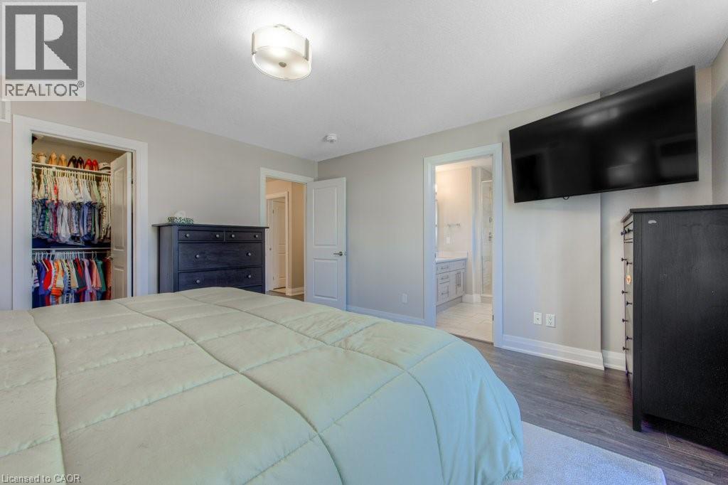 Photo 25 of 302 Ginseng Street, Waterloo ON