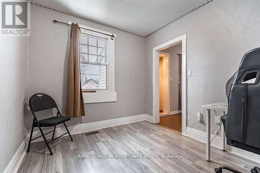 Photo 20 of 77 Province Street N, Hamilton ON