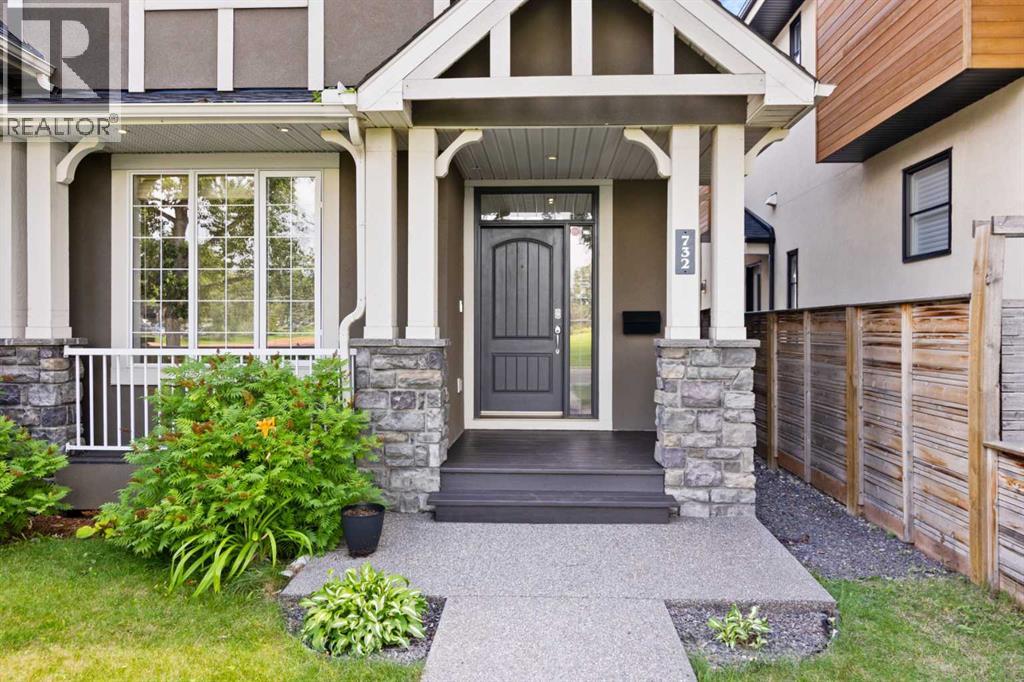 Single Family House for Sale in   Street NW Parkdale Calgary 