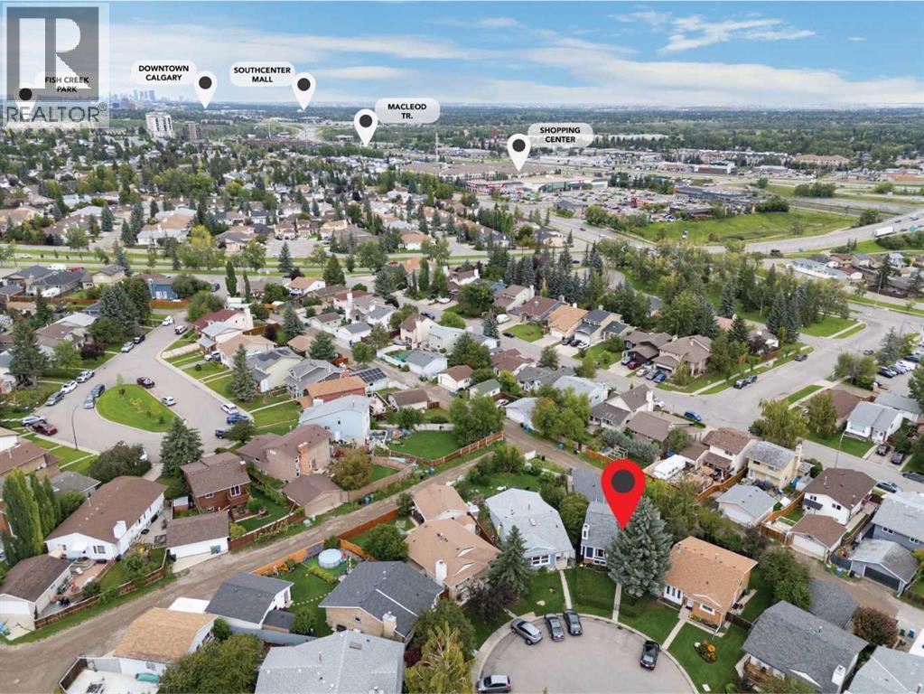 Single Family House Bi-level for Sale in  Shawcliffe Place SW Shawnessy Calgary 