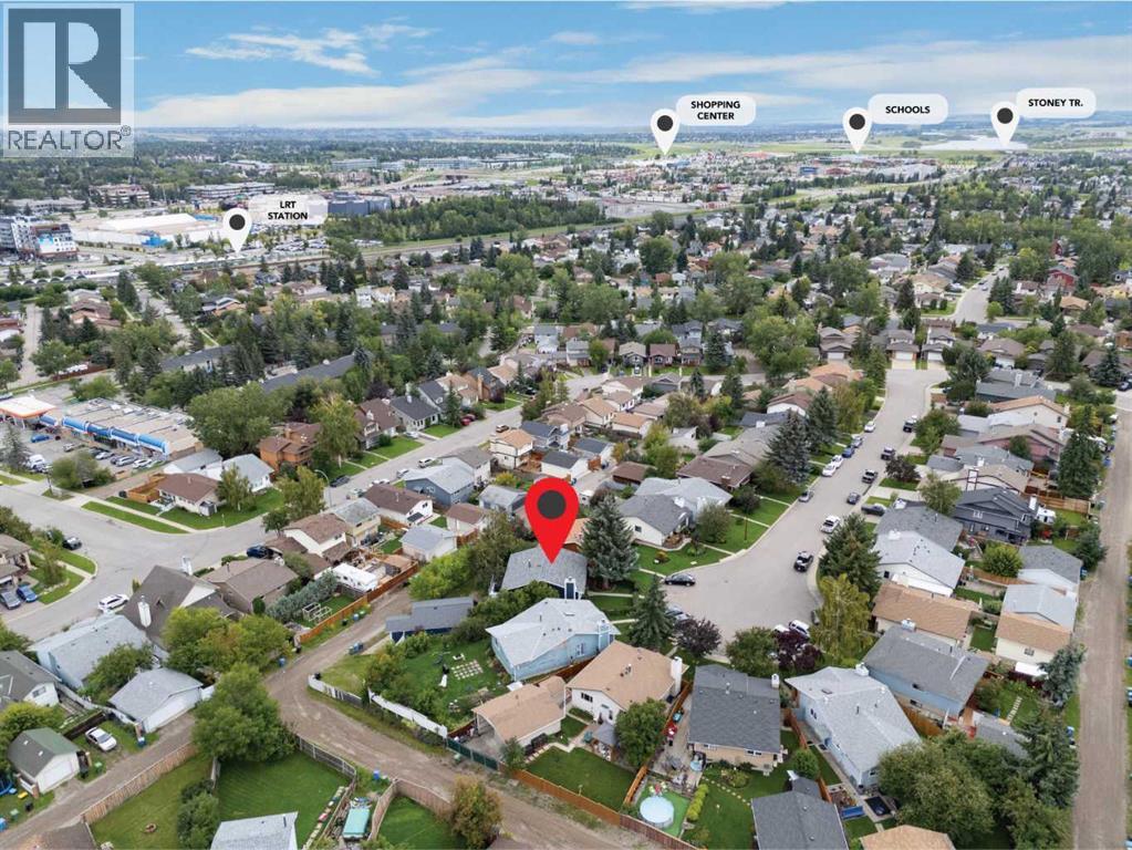 Single Family House Bi-level for Sale in  Shawcliffe Place SW Shawnessy Calgary 