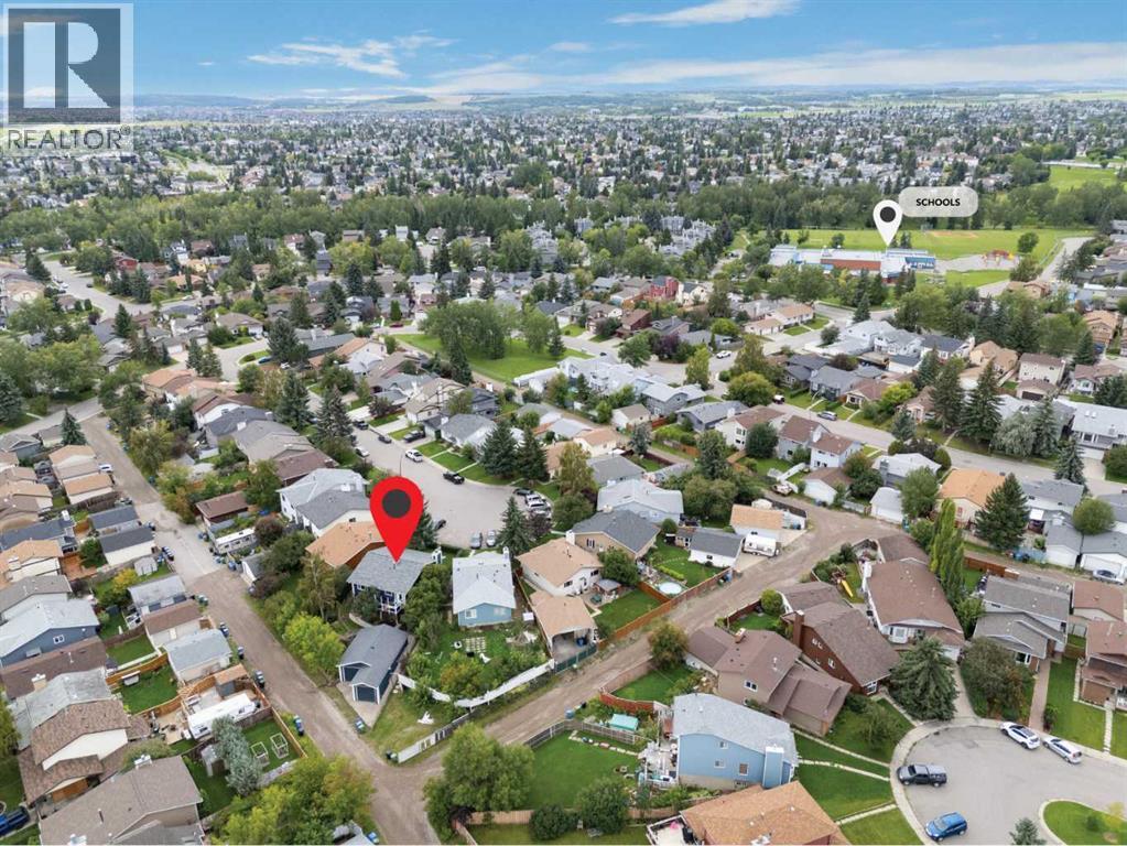 Single Family House Bi-level for Sale in  Shawcliffe Place SW Shawnessy Calgary 