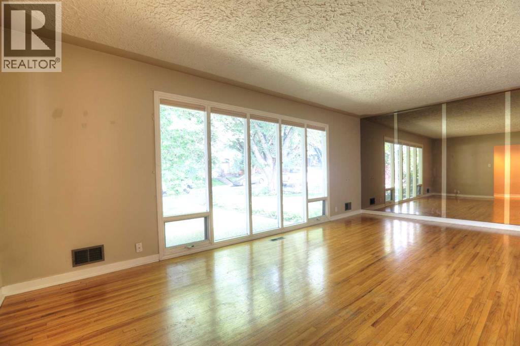 Single Family House Bungalow for Sale in  B Street NW Parkdale Calgary 