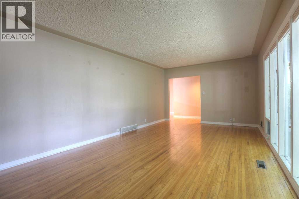 Single Family House Bungalow for Sale in  B Street NW Parkdale Calgary 