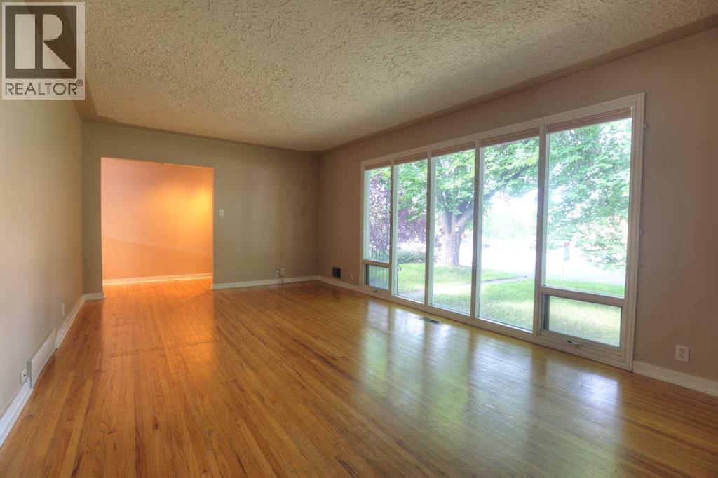 Single Family House Bungalow for Sale in  B Street NW Parkdale Calgary 