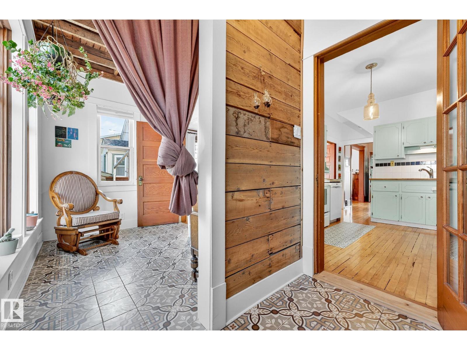 Photo 18 of 9120 80 Av Nw, Edmonton AB