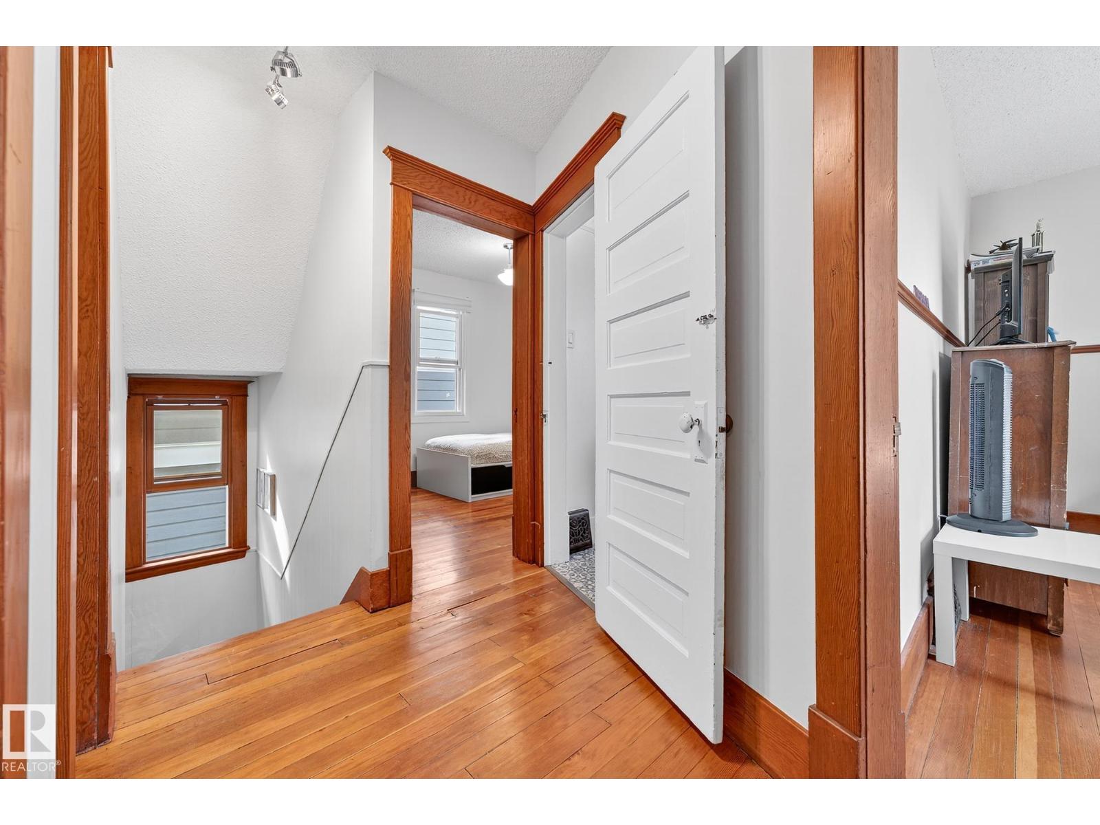 Photo 23 of 9120 80 Av Nw, Edmonton AB