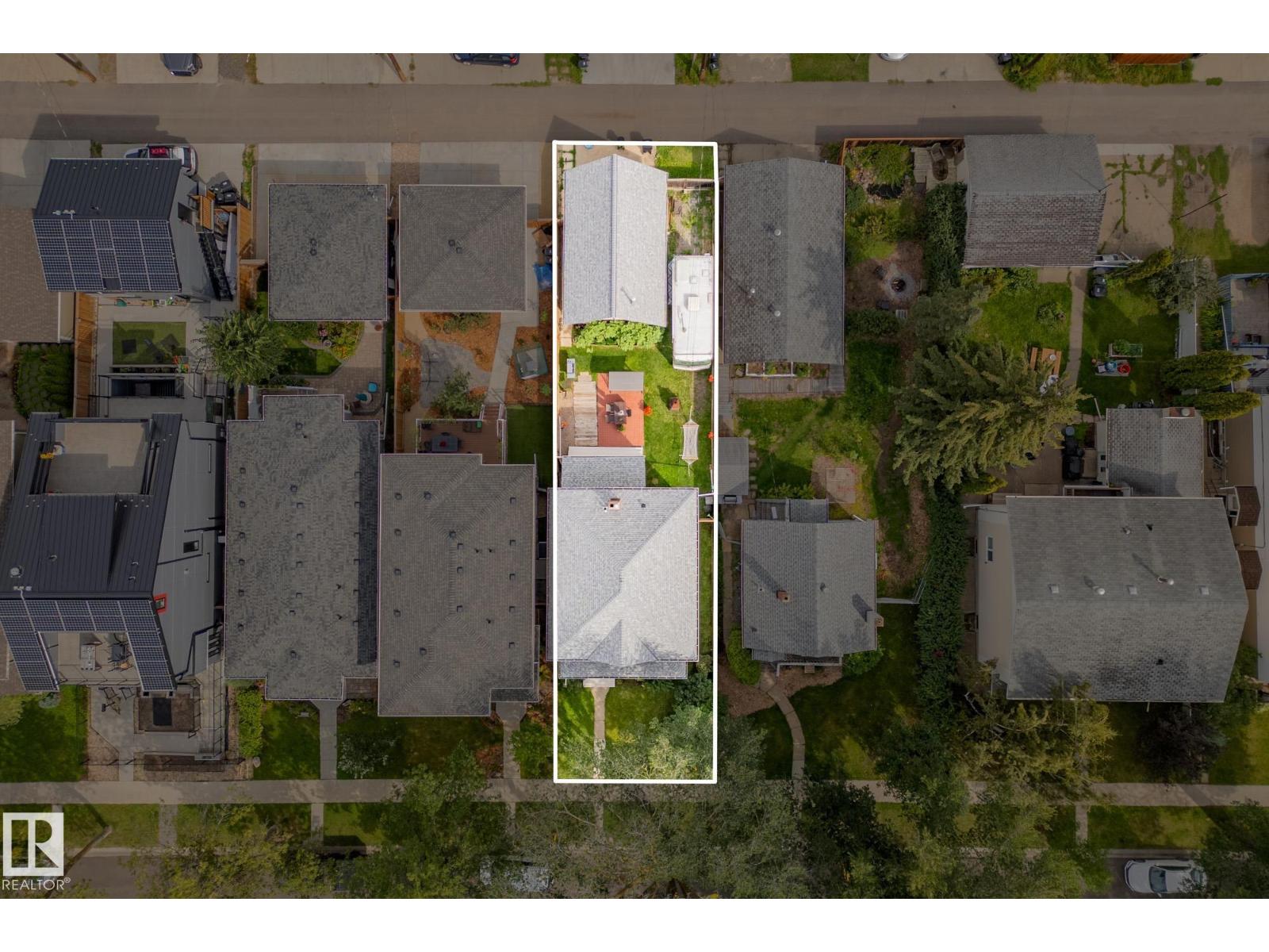 Photo 11 of 9120 80 Av Nw, Edmonton AB
