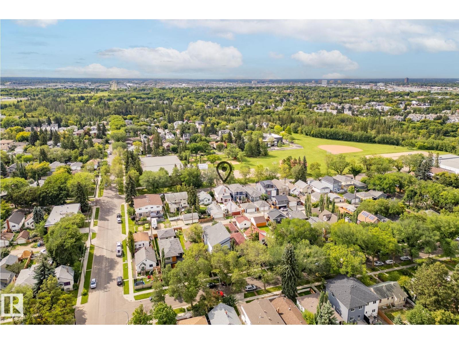 Photo 14 of 9120 80 Av Nw, Edmonton AB