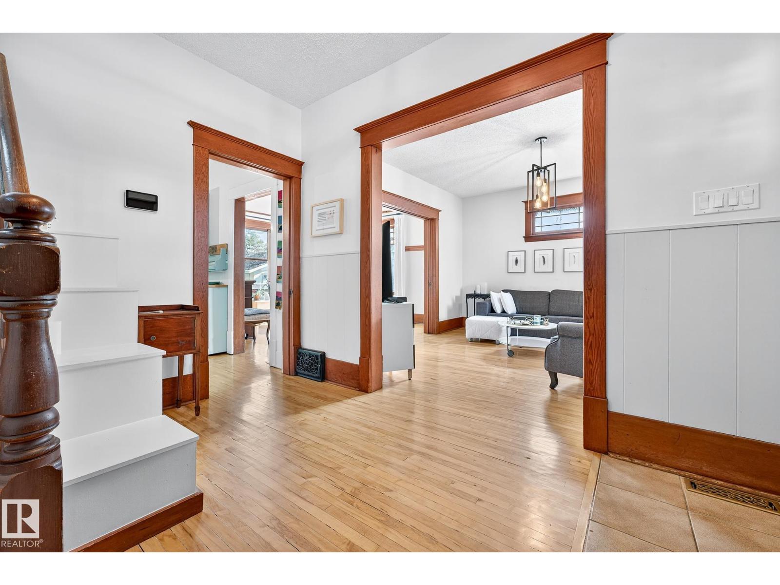 Photo 52 of 9120 80 Av Nw, Edmonton AB