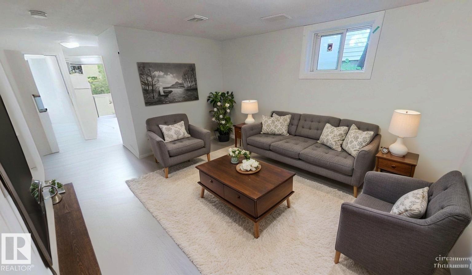 Photo 15 of 10627 76 Av Nw, Edmonton AB