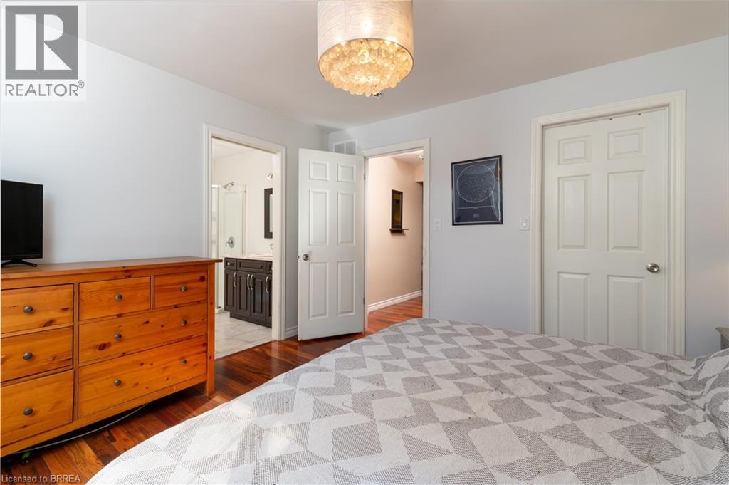 Photo 27 of 58 Kinnard Road, Brantford ON
