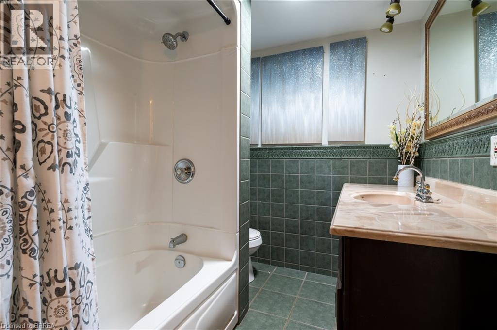Photo 12 of 58 Kinnard Road, Brantford ON