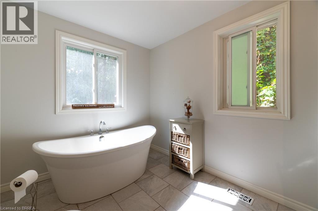 Photo 23 of 58 Kinnard Road, Brantford ON