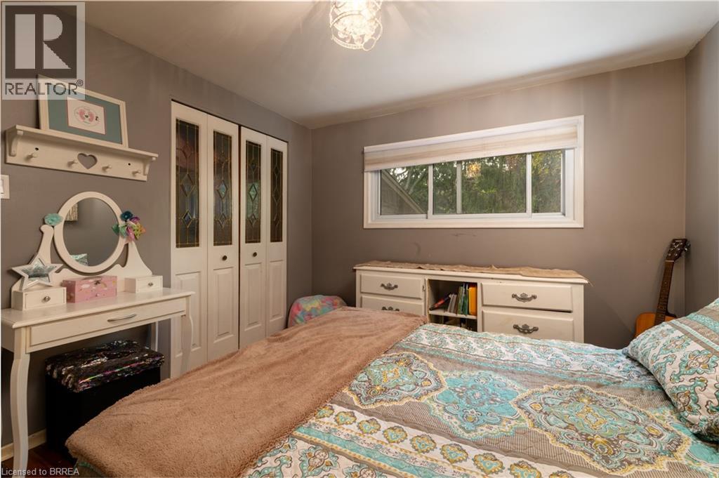 Photo 33 of 58 Kinnard Road, Brantford ON