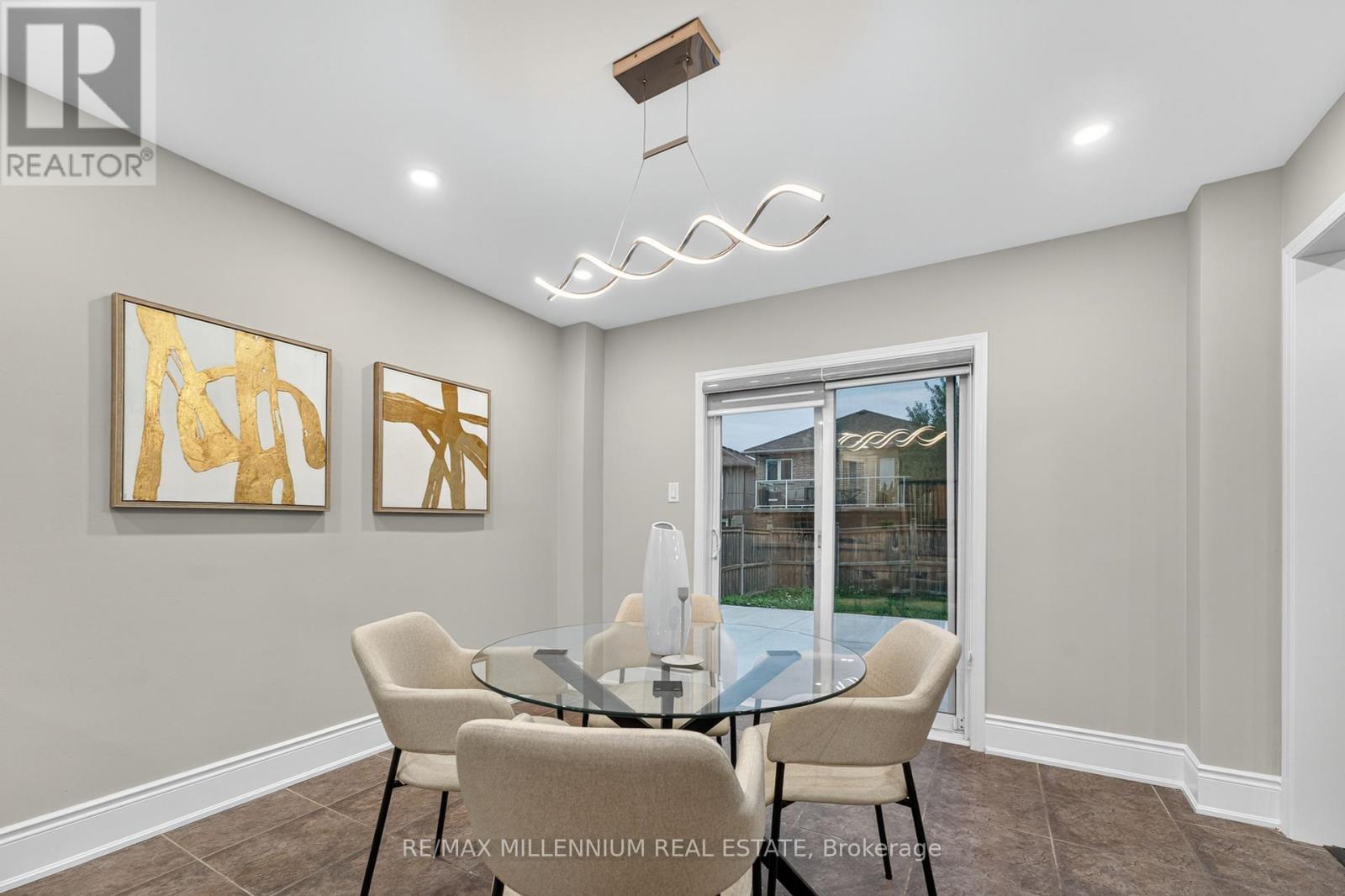 Photo 16 of 66 Armstrong Crescent, Bradford West Gwillimbury ON