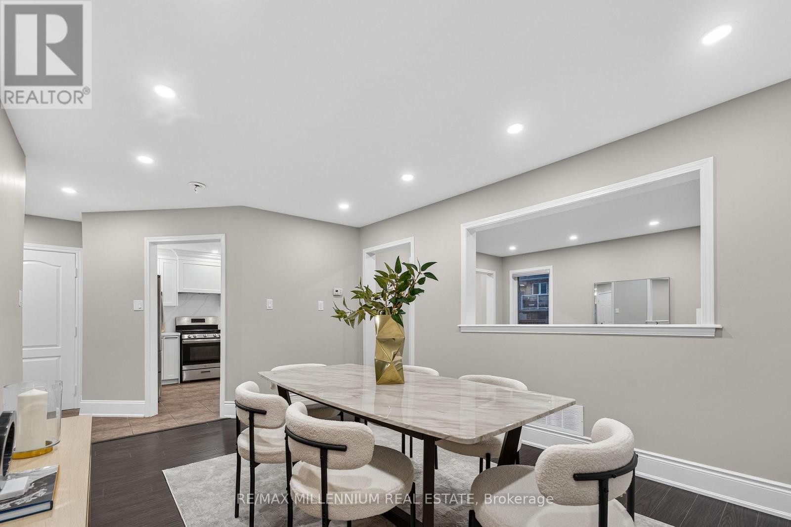 Photo 8 of 66 Armstrong Crescent, Bradford West Gwillimbury ON