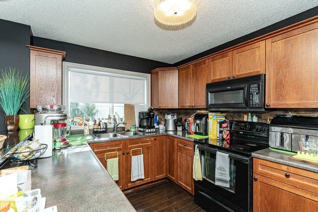 Photo 11 of 402 13830 150 Av Nw, Edmonton AB