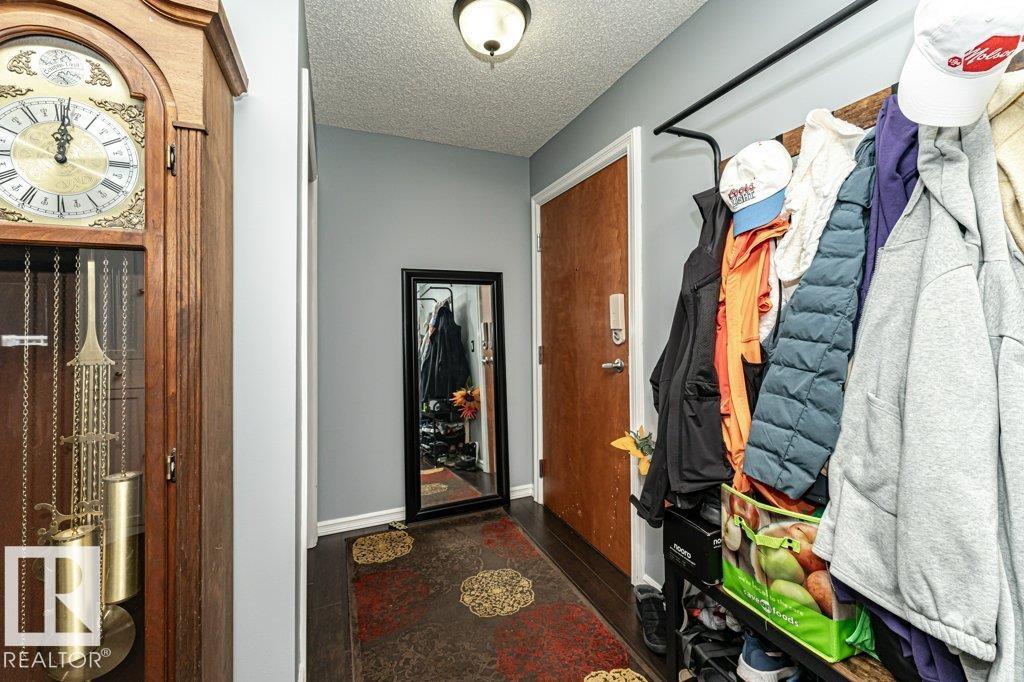 Photo 5 of 402 13830 150 Av Nw, Edmonton AB