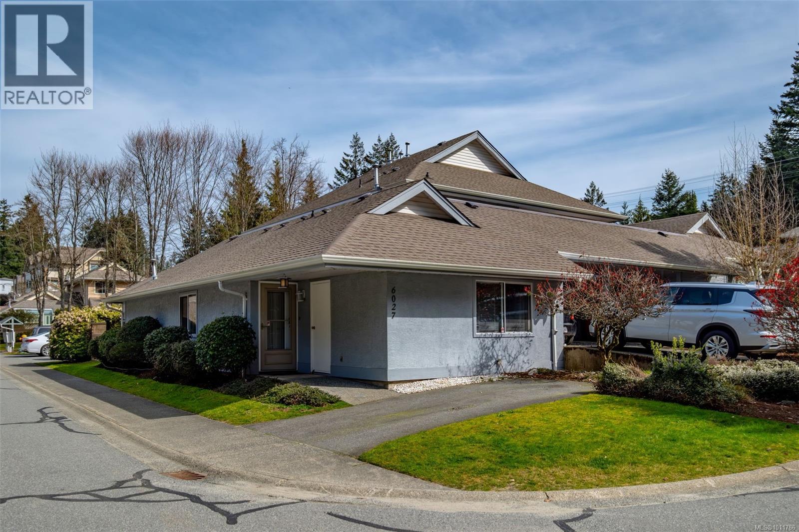 Photo 1 of 6027 Jakes Pl, Nanaimo BC