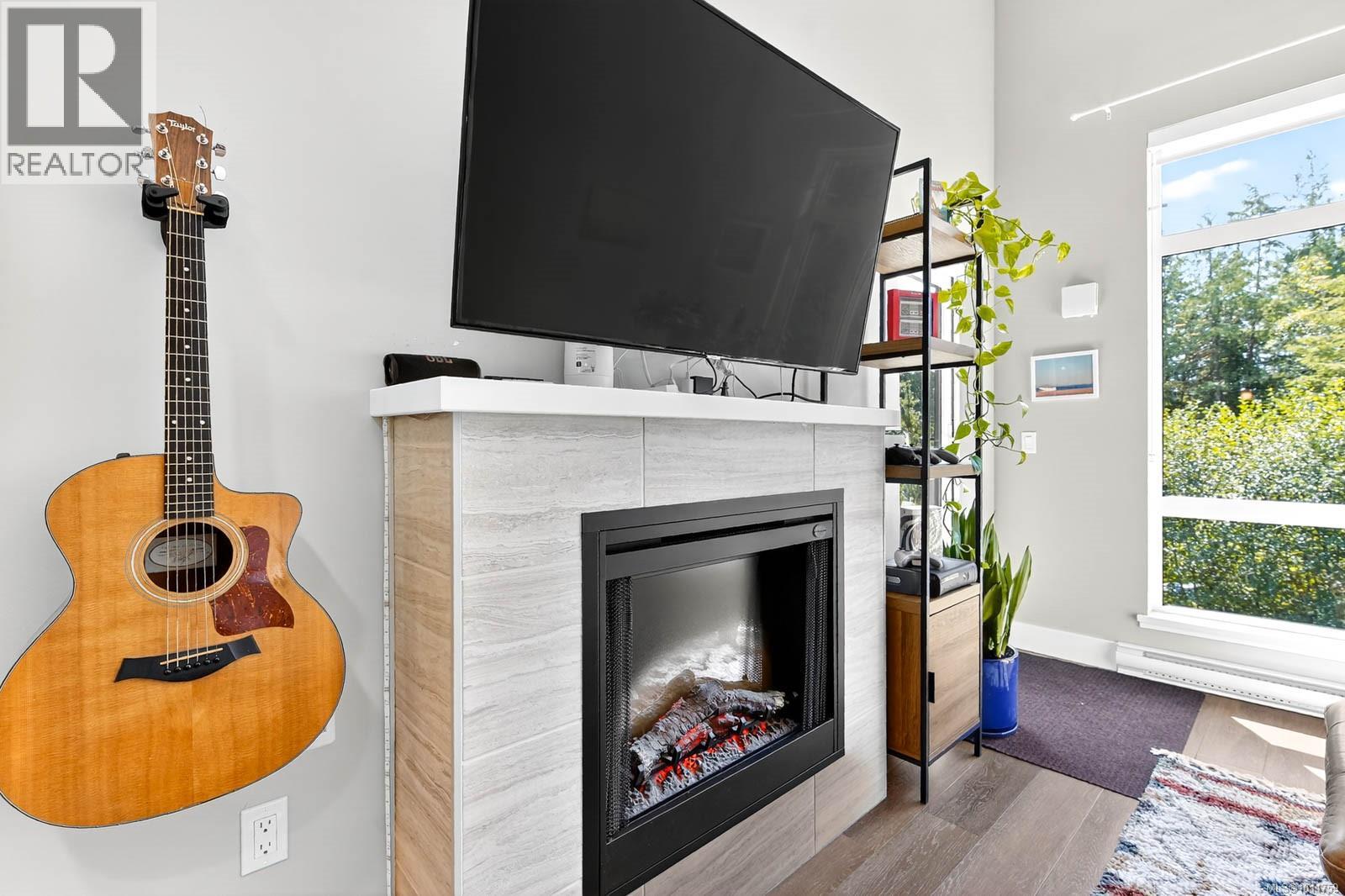 302 700 Yew Wood Rd, Tofino