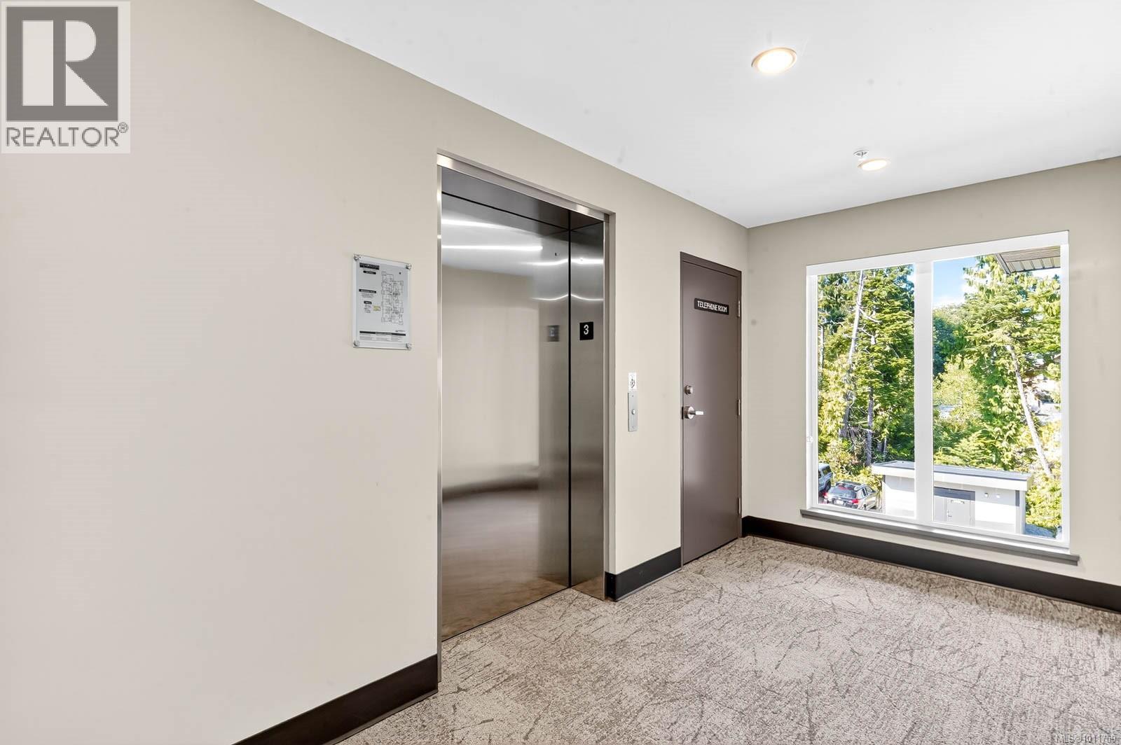 302 700 Yew Wood Rd, Tofino