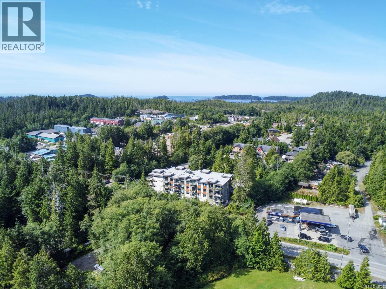 302 700 Yew Wood Rd, Tofino