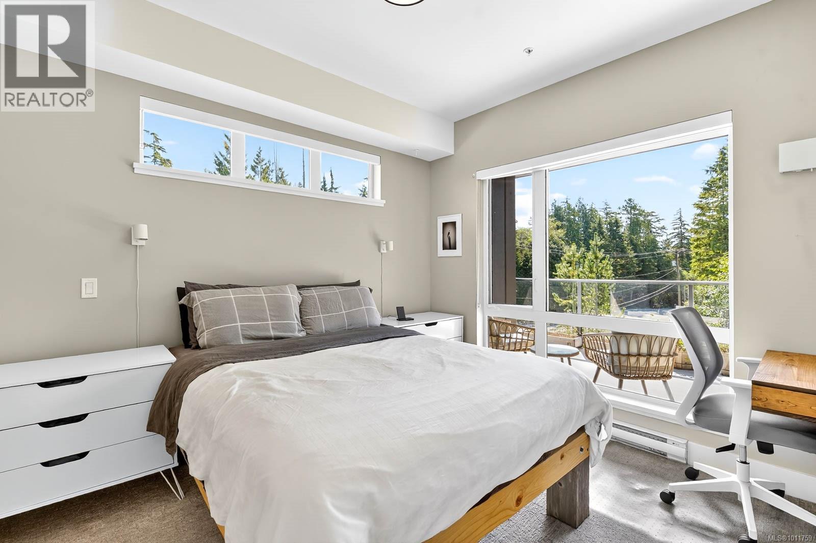 302 700 Yew Wood Rd, Tofino