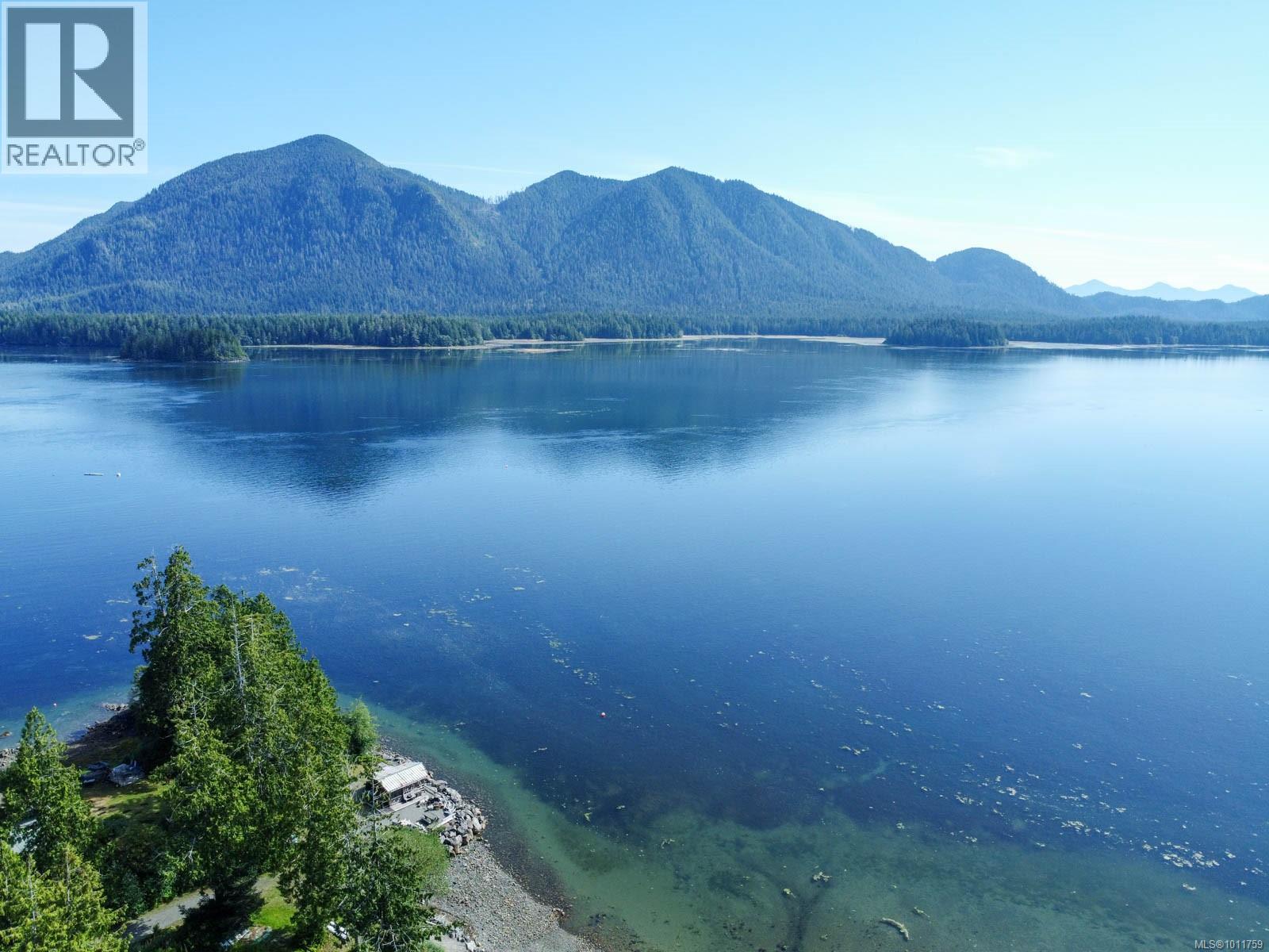 302 700 Yew Wood Rd, Tofino