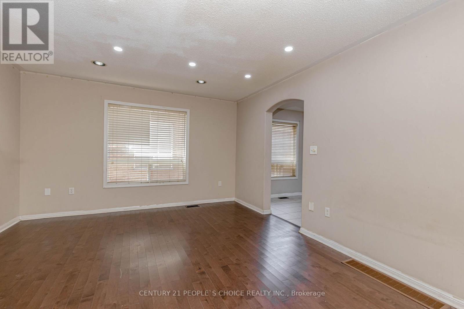 Photo 8 of 57 Herdwick Street, Brampton ON