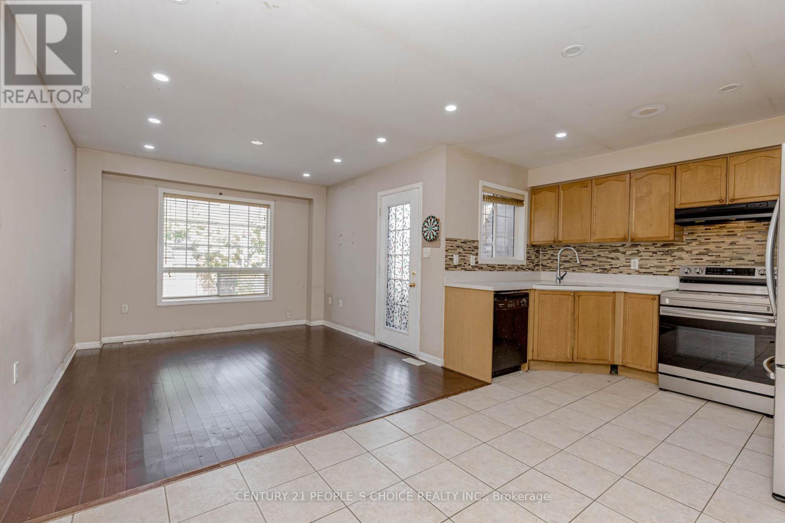 Photo 9 of 57 Herdwick Street, Brampton ON
