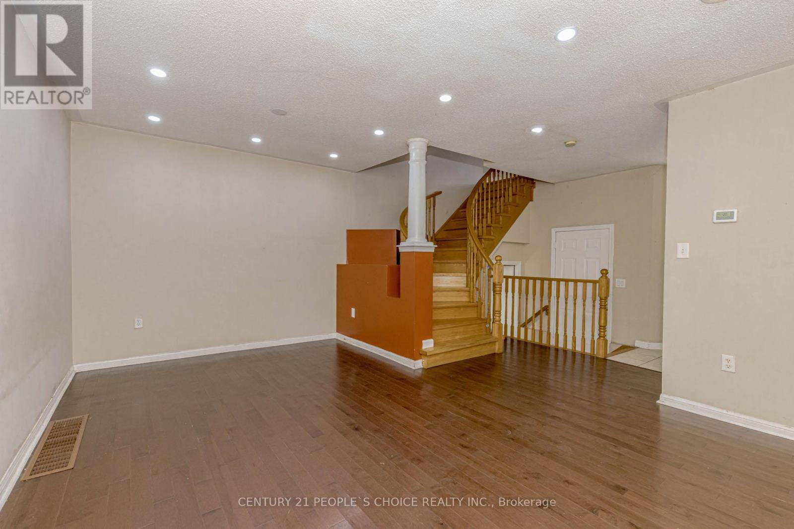 Photo 7 of 57 Herdwick Street, Brampton ON