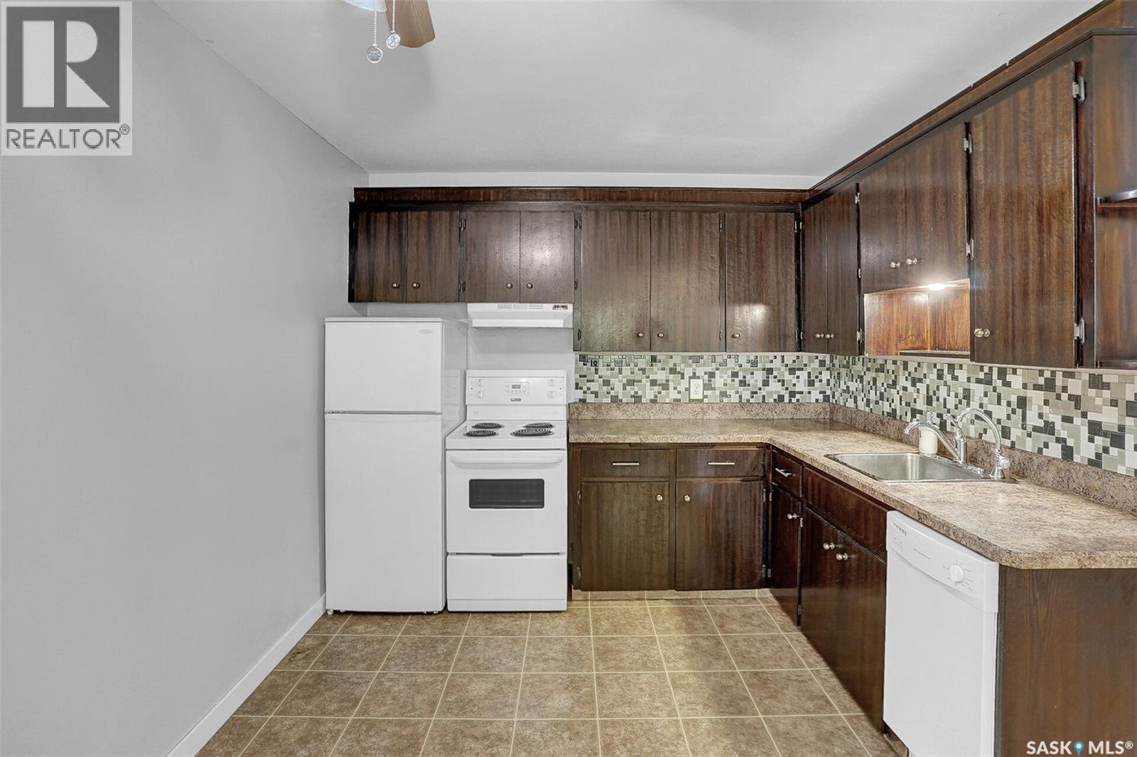 Photo 11 of 13 2358 Rae Street, Regina SK
