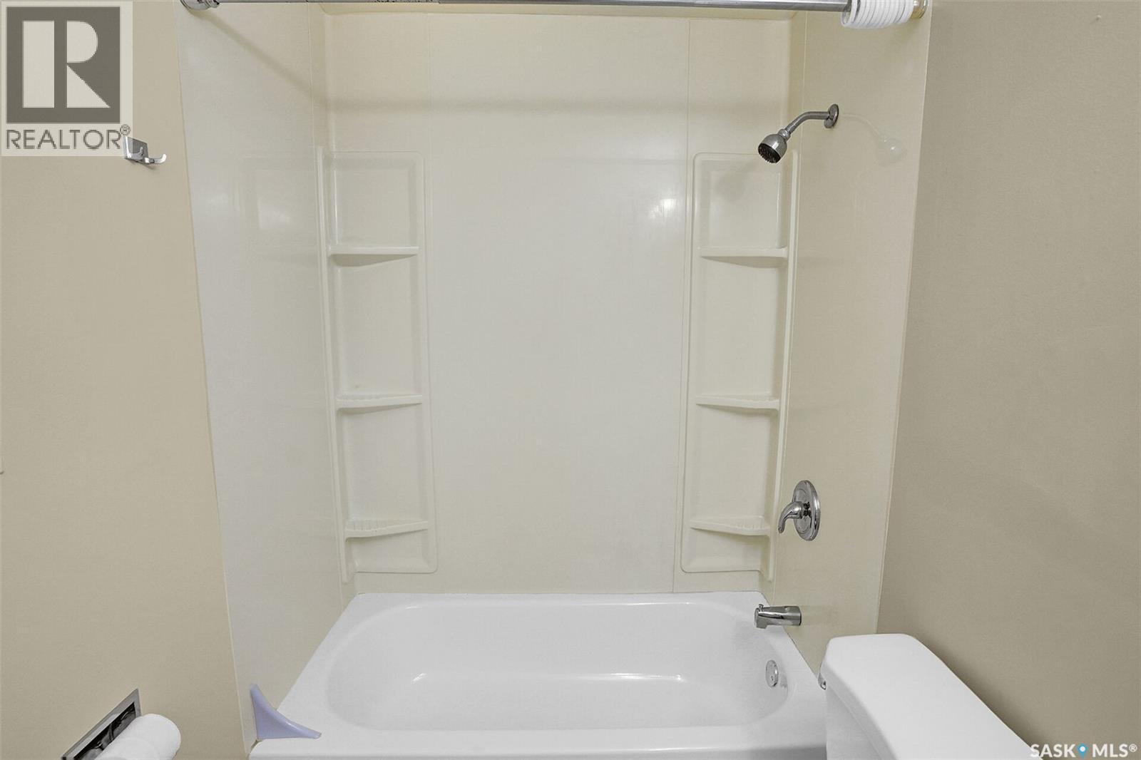 Photo 15 of 13 2358 Rae Street, Regina SK