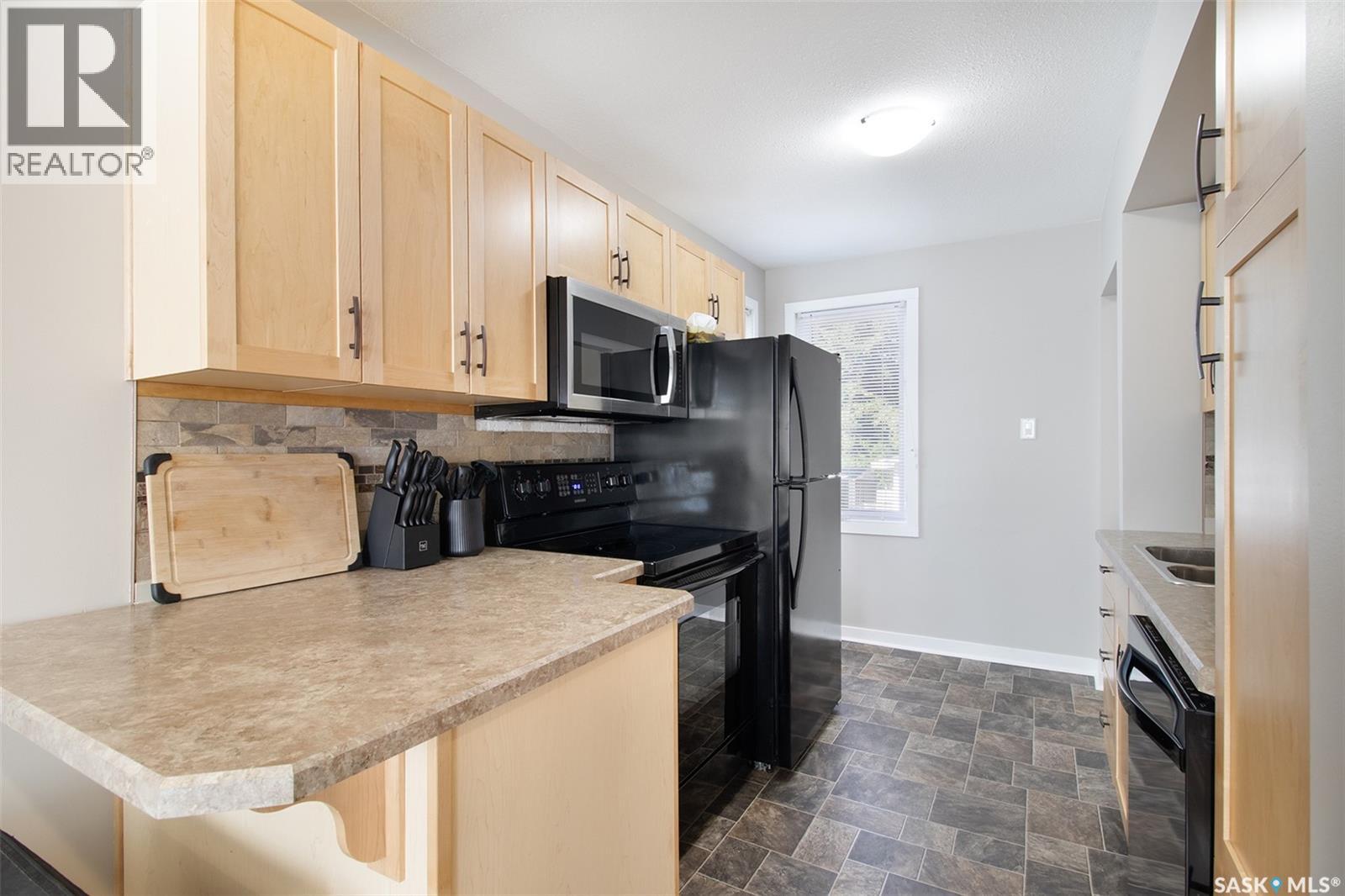 Photo 10 of 1126 Campbell Street, Regina SK