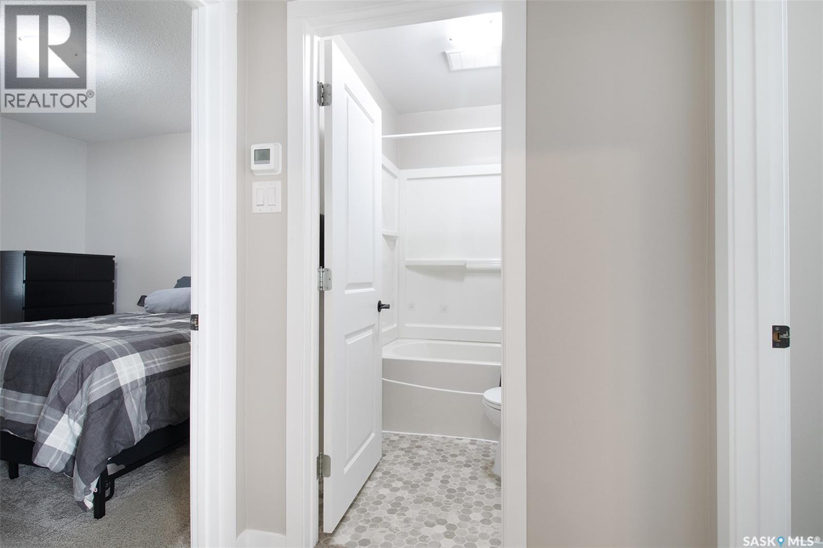 Photo 14 of 1126 Campbell Street, Regina SK