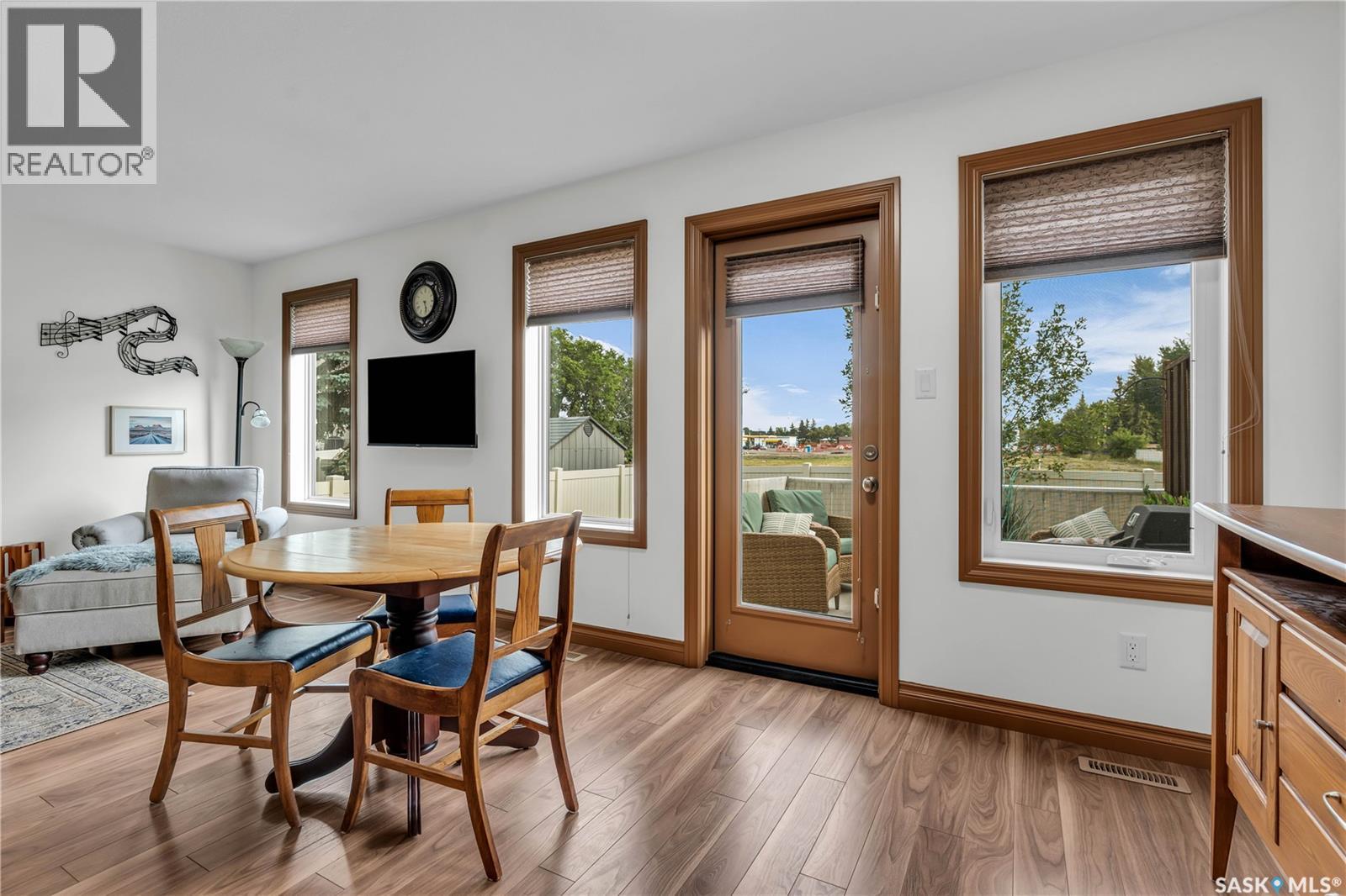 Single Family House 2 Level for Sale in  nd AVENUE Regina 