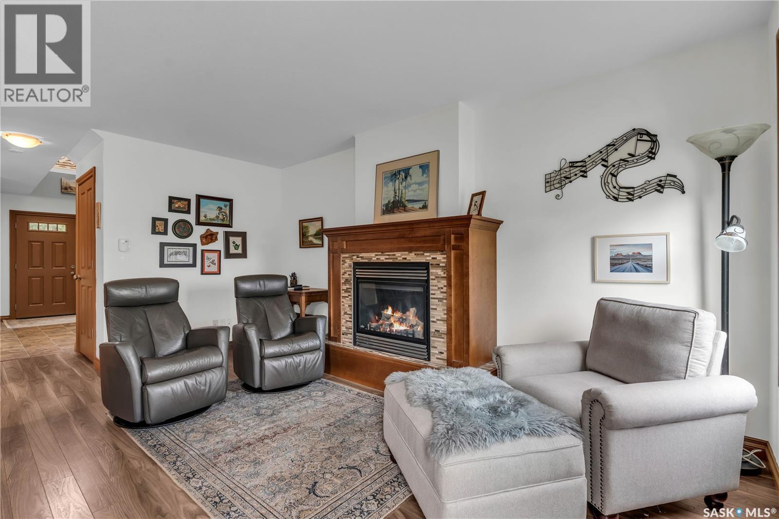 Single Family House 2 Level for Sale in  nd AVENUE Regina 