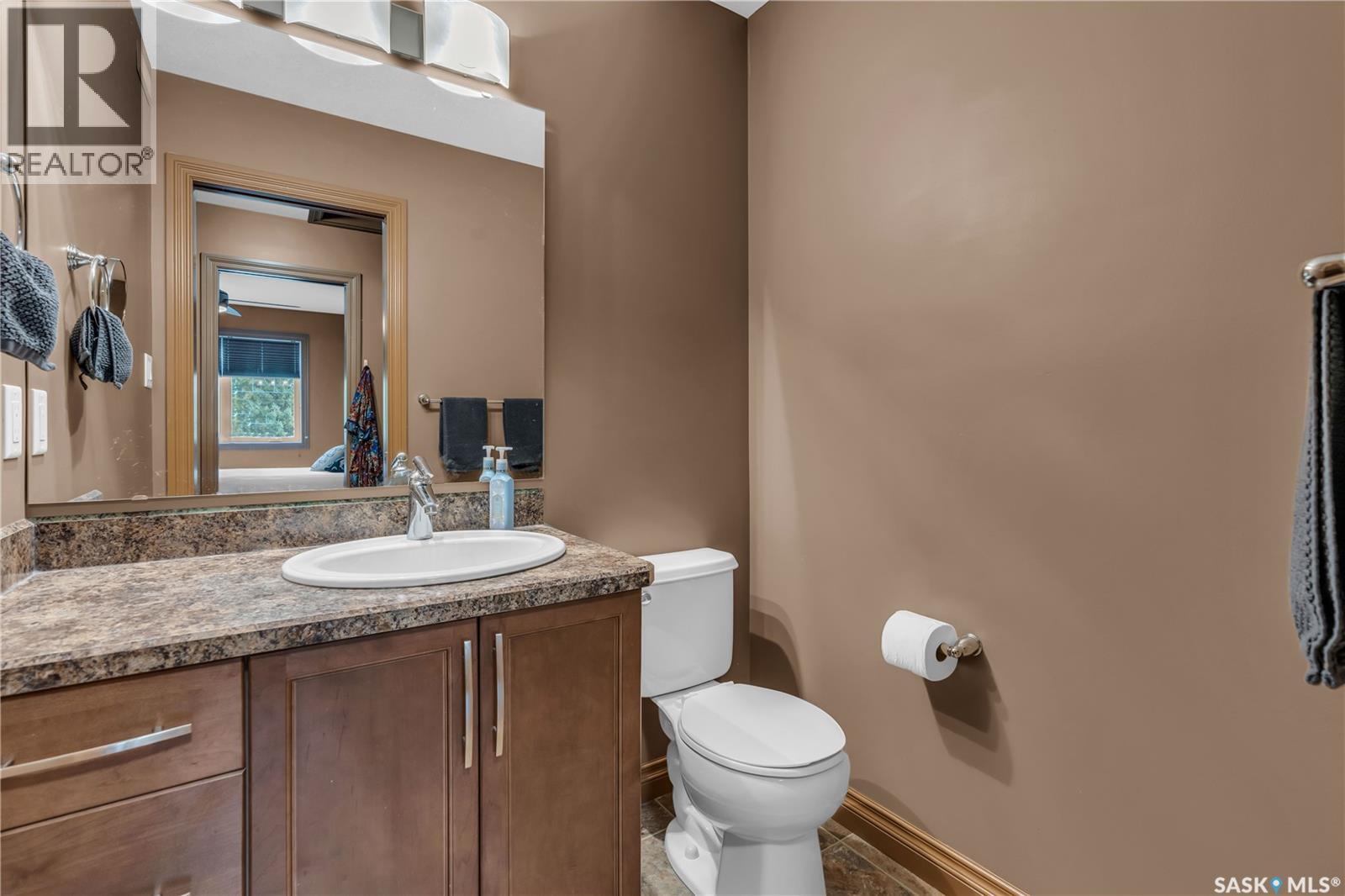 Single Family House 2 Level for Sale in  nd AVENUE Regina 
