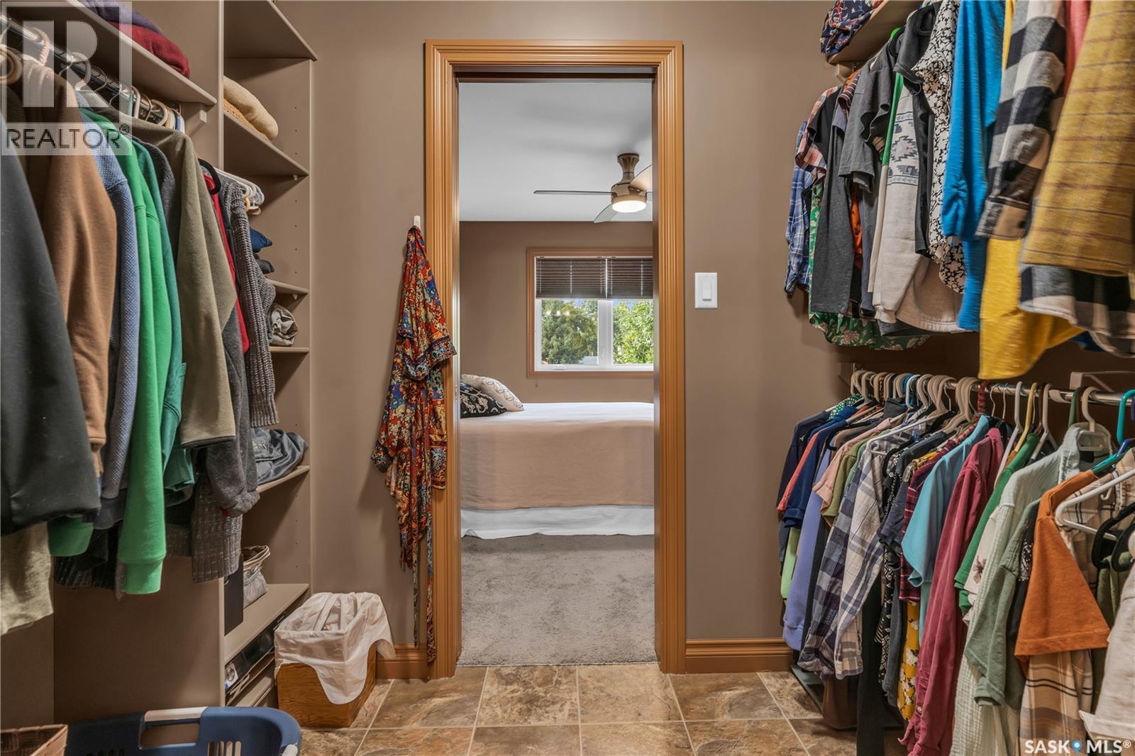 Single Family House 2 Level for Sale in  nd AVENUE Regina 