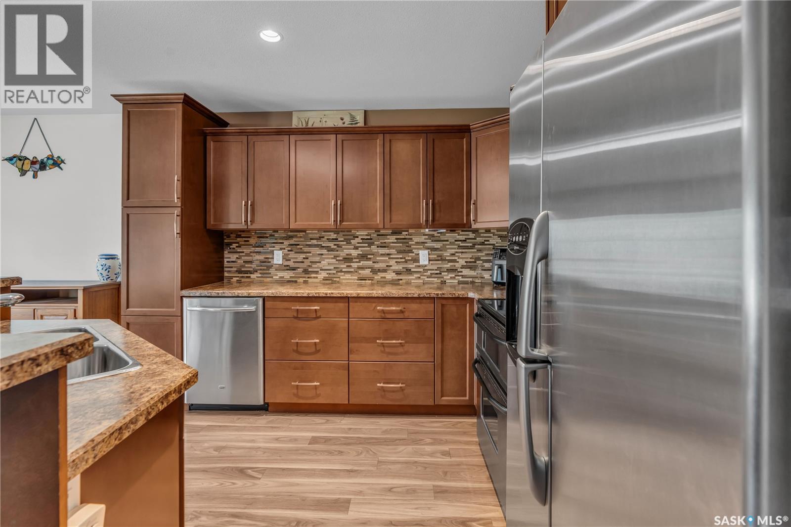 Single Family House 2 Level for Sale in  nd AVENUE Regina 
