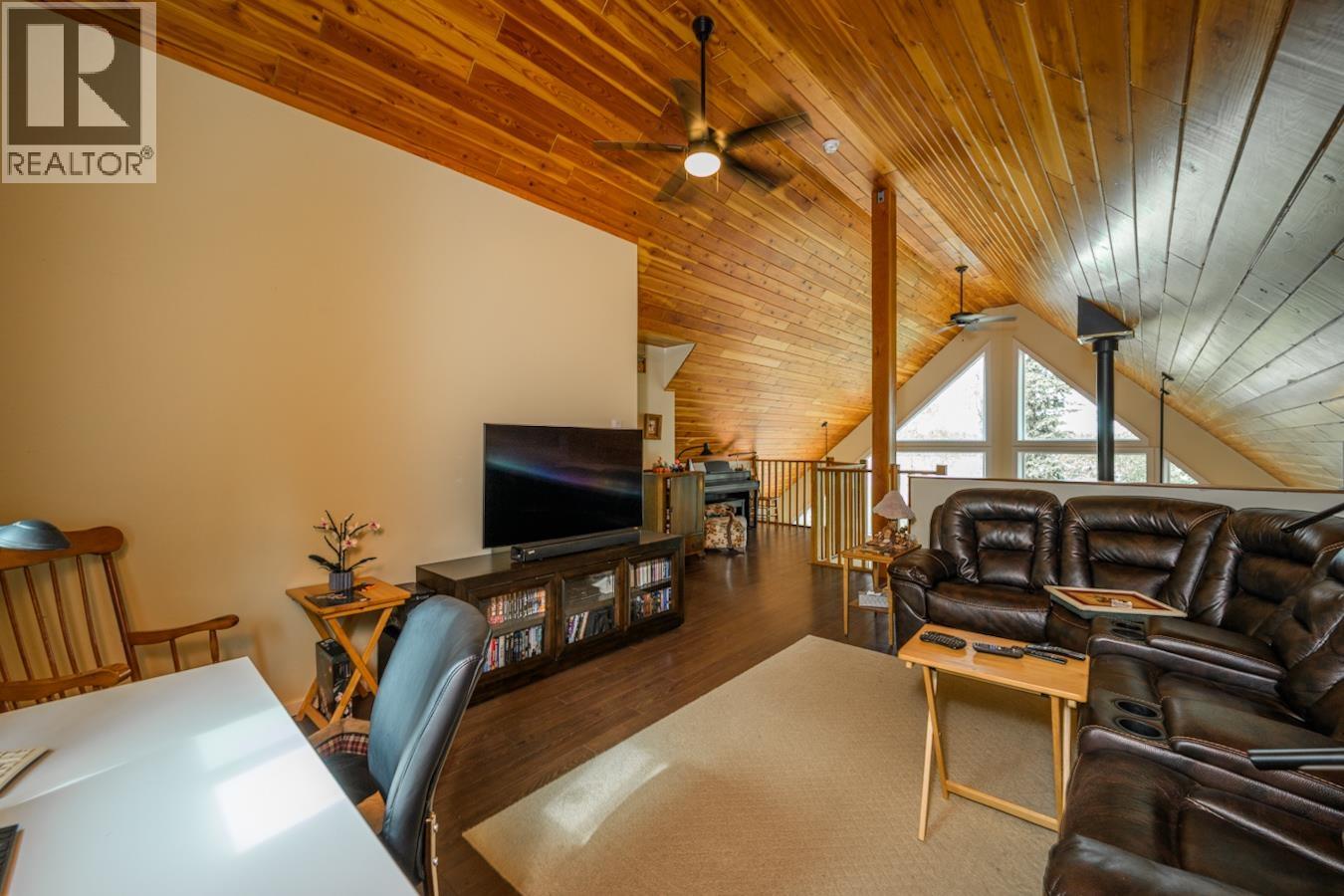 Photo 16 of 57700 S Somerset Drive, Cluculz Lake BC