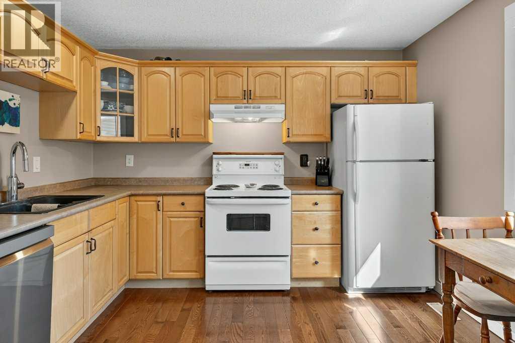 Photo 11 of 7 Strathearn Rise Sw, Calgary AB