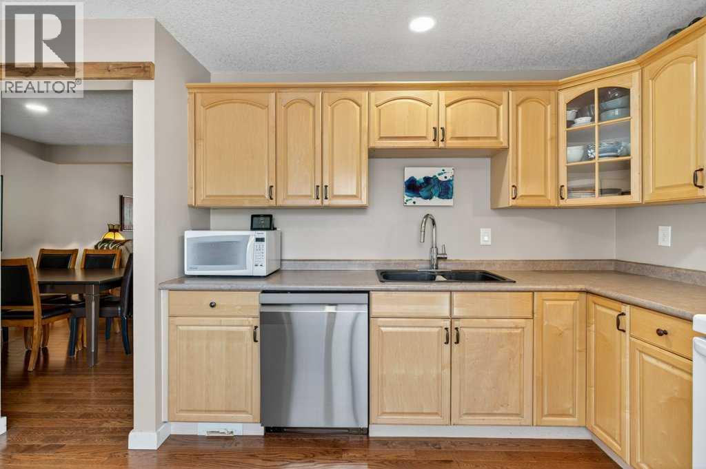 Photo 12 of 7 Strathearn Rise Sw, Calgary AB